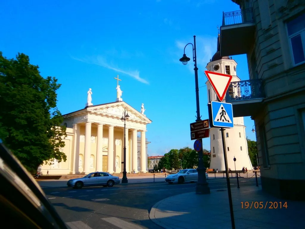 Площадь Гедиминаса в Вильнюсе