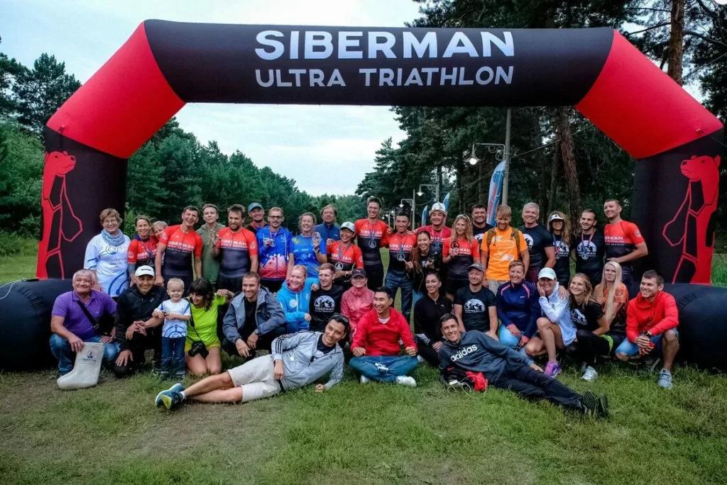 Участники ультра триатлона Siberman 2019